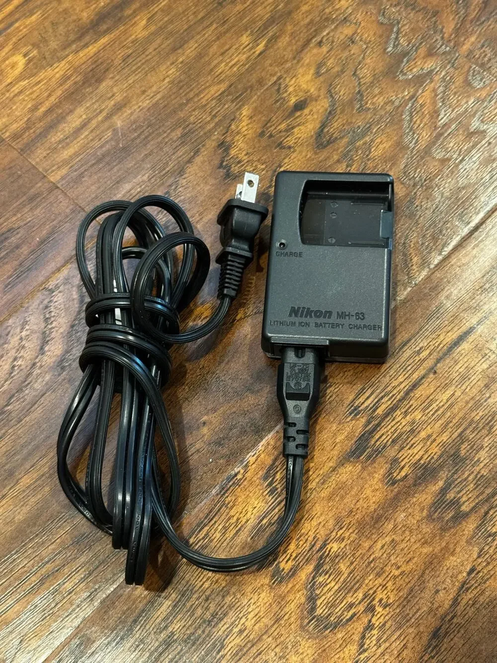 Nikon Camera MH-64 Lithium-Ion Class 2 Battery Charger Genuine 2T82 4.2V 0.55A